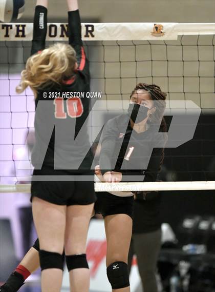 Thumbnail 1 in Skyline vs. Santa Clarita Christian (CIF State D5 Final) photogallery.