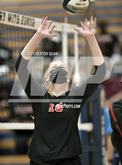 Thumbnail 1 in Skyline vs. Santa Clarita Christian (CIF State D5 Final) photogallery.