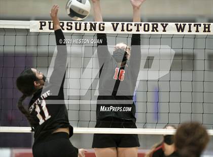 Thumbnail 2 in Skyline vs. Santa Clarita Christian (CIF State D5 Final) photogallery.