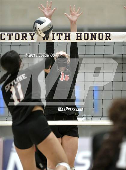 Thumbnail 2 in Skyline vs. Santa Clarita Christian (CIF State D5 Final) photogallery.
