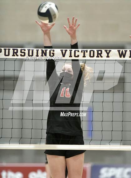 Thumbnail 1 in Skyline vs. Santa Clarita Christian (CIF State D5 Final) photogallery.