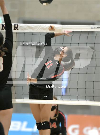 Thumbnail 3 in Skyline vs. Santa Clarita Christian (CIF State D5 Final) photogallery.