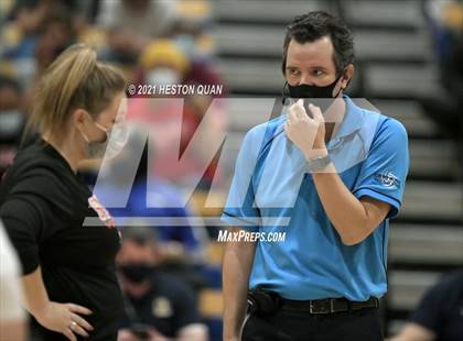 Thumbnail 1 in Skyline vs. Santa Clarita Christian (CIF State D5 Final) photogallery.