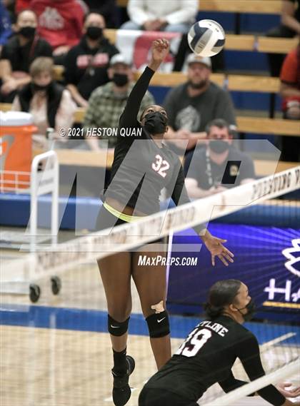 Thumbnail 2 in Skyline vs. Santa Clarita Christian (CIF State D5 Final) photogallery.