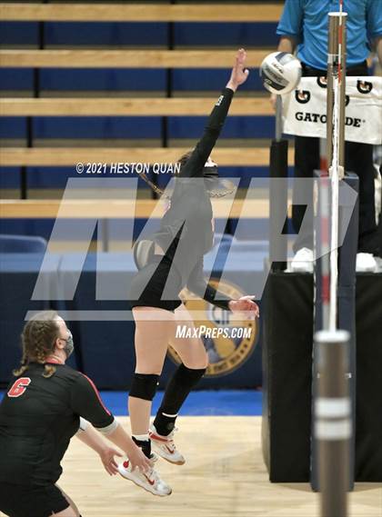 Thumbnail 2 in Skyline vs. Santa Clarita Christian (CIF State D5 Final) photogallery.
