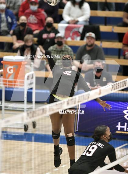 Thumbnail 1 in Skyline vs. Santa Clarita Christian (CIF State D5 Final) photogallery.