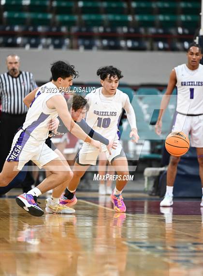 Thumbnail 1 in Mesa Ridge vs. Dakota Ridge (CHSAA 5A Great 8) photogallery.