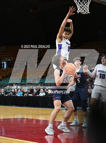 Thumbnail 3 in Mesa Ridge vs. Dakota Ridge (CHSAA 5A Great 8) photogallery.