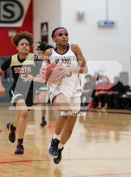 Thumbnail 1 in South Grand Prairie vs. Plano (UIL 6A Area Playoff) photogallery.