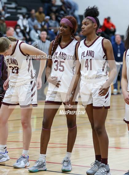 Thumbnail 1 in South Grand Prairie vs. Plano (UIL 6A Area Playoff) photogallery.