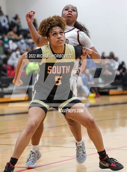 Thumbnail 2 in South Grand Prairie vs. Plano (UIL 6A Area Playoff) photogallery.