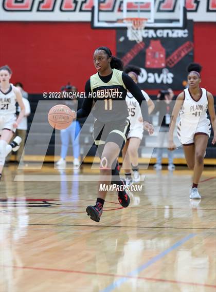 Thumbnail 1 in South Grand Prairie vs. Plano (UIL 6A Area Playoff) photogallery.