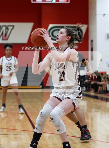 Thumbnail 2 in South Grand Prairie vs. Plano (UIL 6A Area Playoff) photogallery.