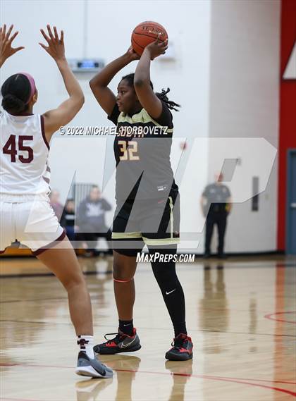 Thumbnail 3 in South Grand Prairie vs. Plano (UIL 6A Area Playoff) photogallery.