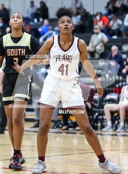 Thumbnail 2 in South Grand Prairie vs. Plano (UIL 6A Area Playoff) photogallery.