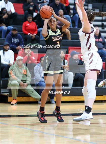 Thumbnail 1 in South Grand Prairie vs. Plano (UIL 6A Area Playoff) photogallery.
