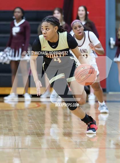 Thumbnail 3 in South Grand Prairie vs. Plano (UIL 6A Area Playoff) photogallery.