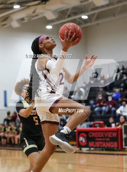 Thumbnail 2 in South Grand Prairie vs. Plano (UIL 6A Area Playoff) photogallery.