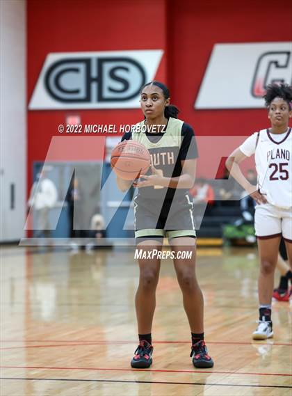 Thumbnail 1 in South Grand Prairie vs. Plano (UIL 6A Area Playoff) photogallery.