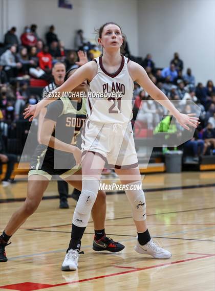 Thumbnail 2 in South Grand Prairie vs. Plano (UIL 6A Area Playoff) photogallery.
