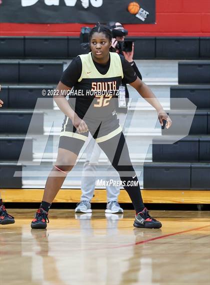 Thumbnail 2 in South Grand Prairie vs. Plano (UIL 6A Area Playoff) photogallery.