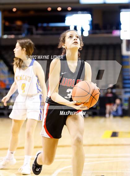 Thumbnail 3 in Ludlow vs Newport Central Catholic (9th region quarterfinals) photogallery.