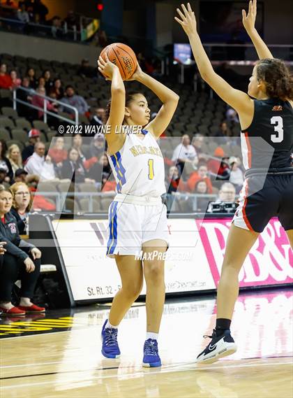 Thumbnail 3 in Ludlow vs Newport Central Catholic (9th region quarterfinals) photogallery.