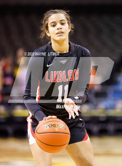 Thumbnail 2 in Ludlow vs Newport Central Catholic (9th region quarterfinals) photogallery.