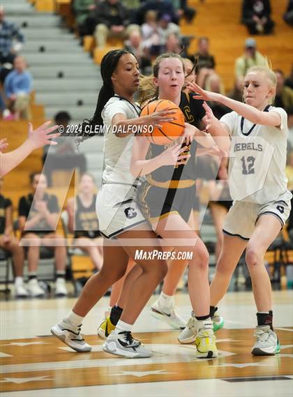 Thumbnail 3 in Arapahoe @ Columbine photogallery.