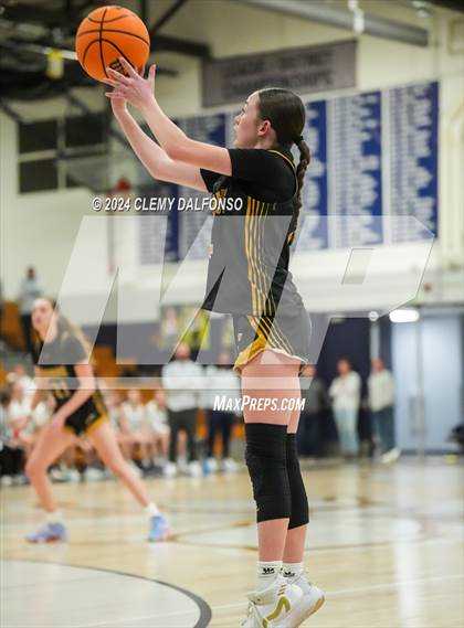 Thumbnail 1 in Arapahoe @ Columbine photogallery.