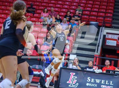 Thumbnail 1 in Sherman @ Lovejoy photogallery.