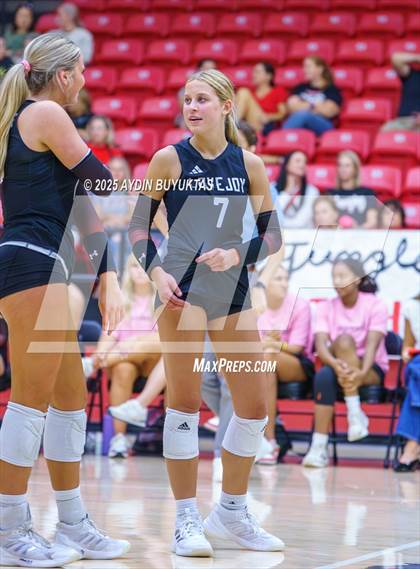 Thumbnail 3 in Sherman @ Lovejoy photogallery.