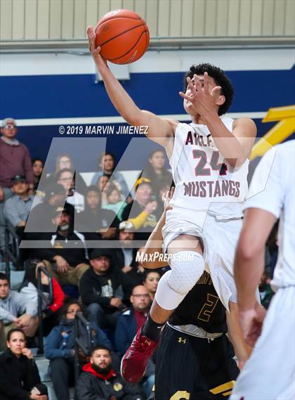 Thumbnail 3 in Arleta vs San Fernando (CIF LACS Division IV Final) photogallery.