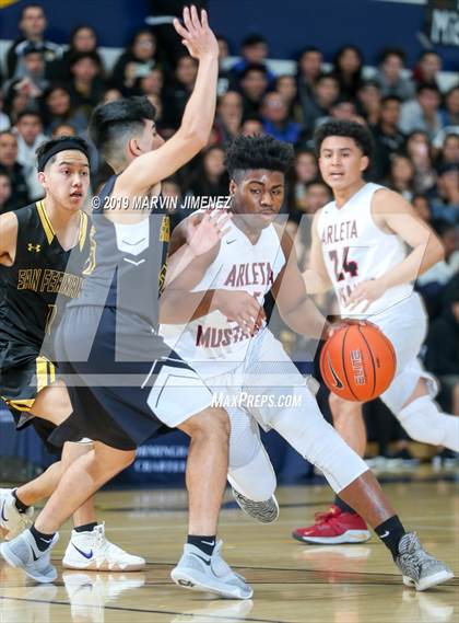 Thumbnail 1 in Arleta vs San Fernando (CIF LACS Division IV Final) photogallery.