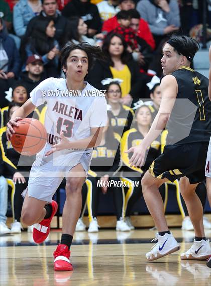 Thumbnail 2 in Arleta vs San Fernando (CIF LACS Division IV Final) photogallery.