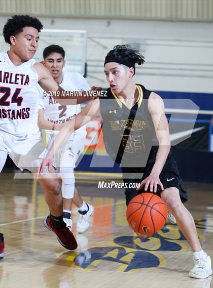 Thumbnail 2 in Arleta vs San Fernando (CIF LACS Division IV Final) photogallery.