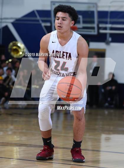 Thumbnail 2 in Arleta vs San Fernando (CIF LACS Division IV Final) photogallery.
