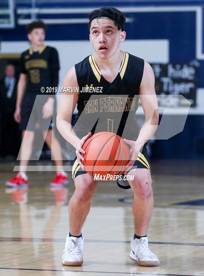 Thumbnail 1 in Arleta vs San Fernando (CIF LACS Division IV Final) photogallery.