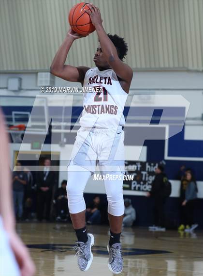Thumbnail 2 in Arleta vs San Fernando (CIF LACS Division IV Final) photogallery.