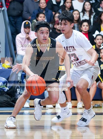Thumbnail 3 in Arleta vs San Fernando (CIF LACS Division IV Final) photogallery.