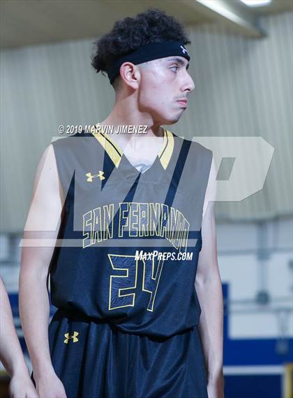 Thumbnail 1 in Arleta vs San Fernando (CIF LACS Division IV Final) photogallery.