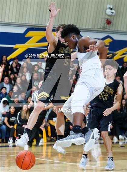 Thumbnail 2 in Arleta vs San Fernando (CIF LACS Division IV Final) photogallery.