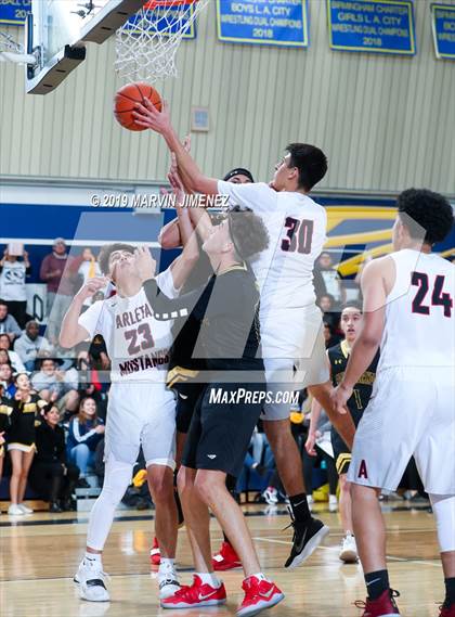 Thumbnail 3 in Arleta vs San Fernando (CIF LACS Division IV Final) photogallery.