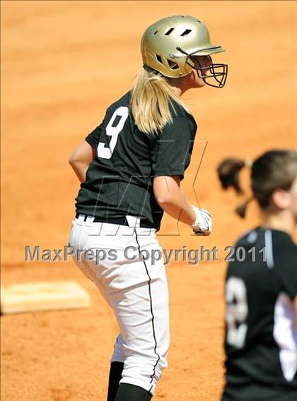 Thumbnail 2 in Wetumpka vs. Decatur (Bob Jones Tournament) photogallery.