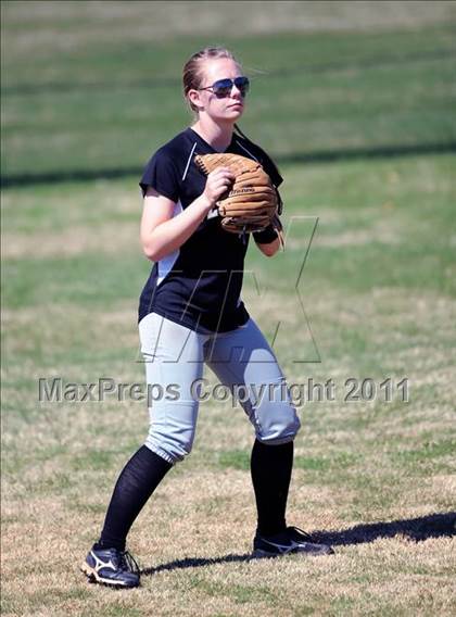 Thumbnail 1 in Wetumpka vs. Decatur (Bob Jones Tournament) photogallery.