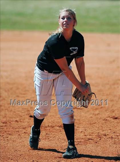 Thumbnail 1 in Wetumpka vs. Decatur (Bob Jones Tournament) photogallery.