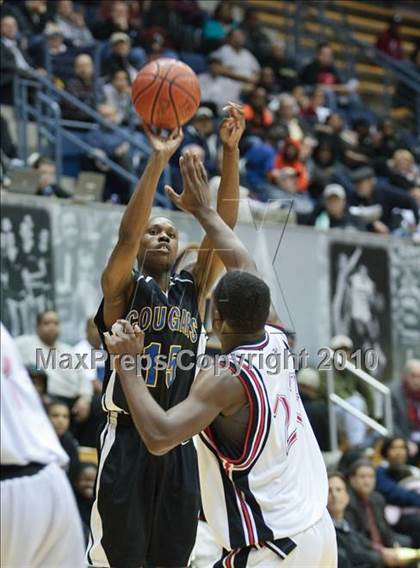 Thumbnail 3 in Salesian vs. Newark Memorial photogallery.