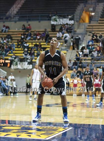 Thumbnail 2 in Salesian vs. Newark Memorial photogallery.
