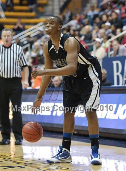 Thumbnail 1 in Salesian vs. Newark Memorial photogallery.