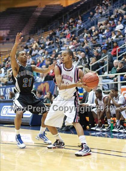Thumbnail 2 in Salesian vs. Newark Memorial photogallery.